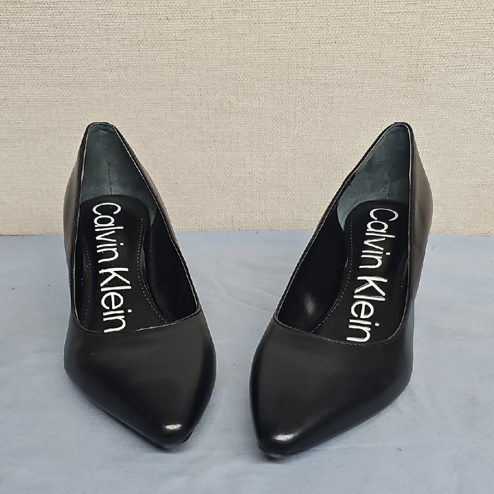 CALVIN KLEIN NITA POINTY TOE PUMPS BFPM-09-127